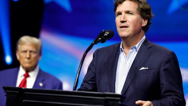 Tucker Carlson says father Trump will give ‘spanking’ at rowdy Georgia rally