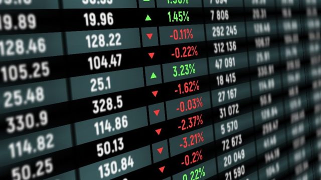 Asian markets uneasy amidst Trump’s tariff threats; yen strengthens