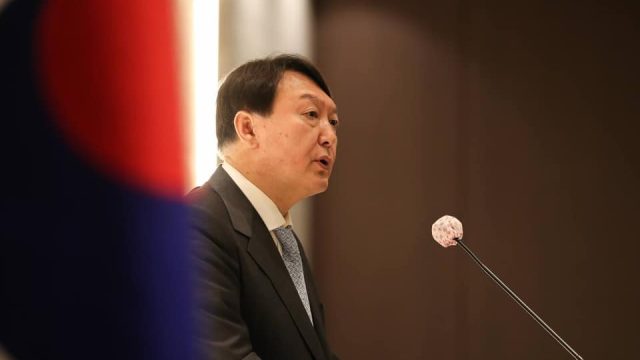 South Korea’s Yoon Suk Yeol detained in dramatic operation
