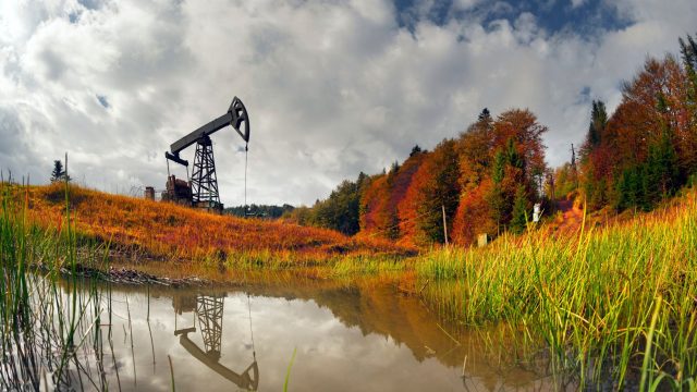 Oil prices recover slightly after Saudi Arabia raises prices