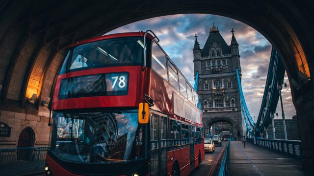 FTSE 100 index shares to watch: Rolls-Royce, IAG, Aviva, Ocado
