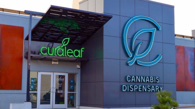 Curaleaf stock price forecast: is the CURLF crash over?